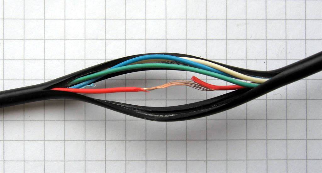USB cable poor inside